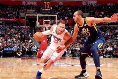 阿德托昆博留守雄鹿：NBA竞争格局新变局及战术调整解析