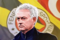 尤文图斯第三球衣揭秘：葡萄图案诠释百年历史与设计美学